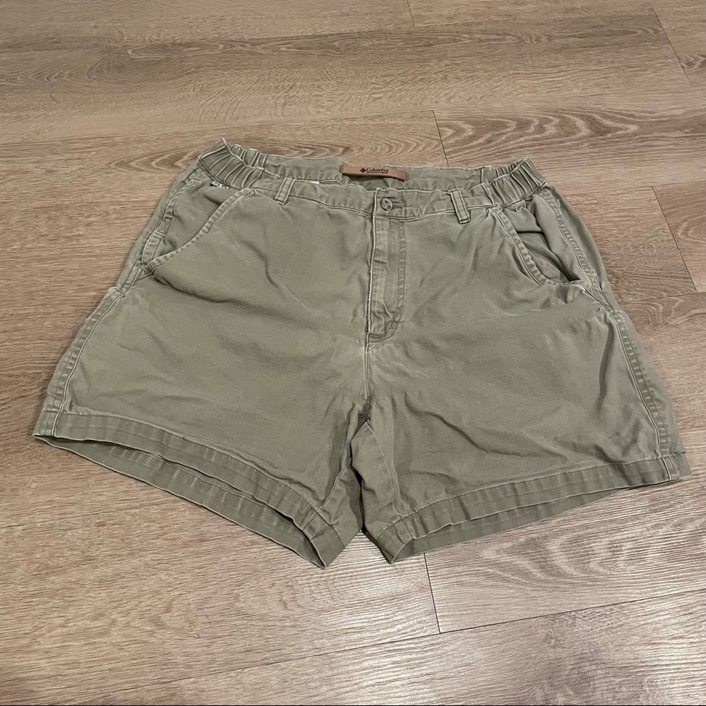 Columbia hiking shorts olive green medium